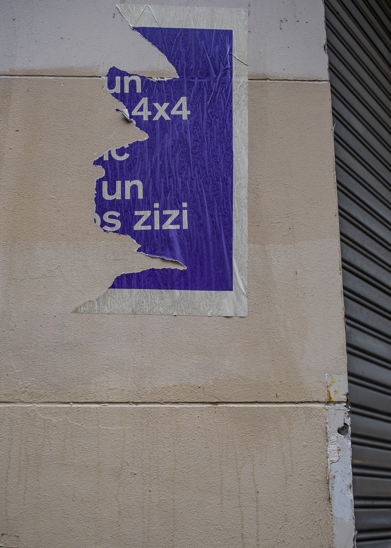 Sur les murs