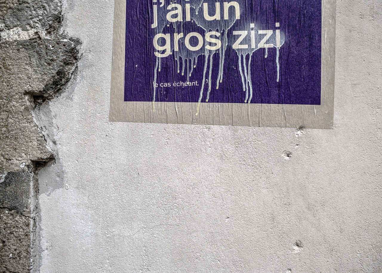 Sur les murs