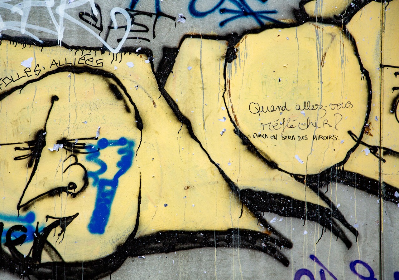 Sur les murs