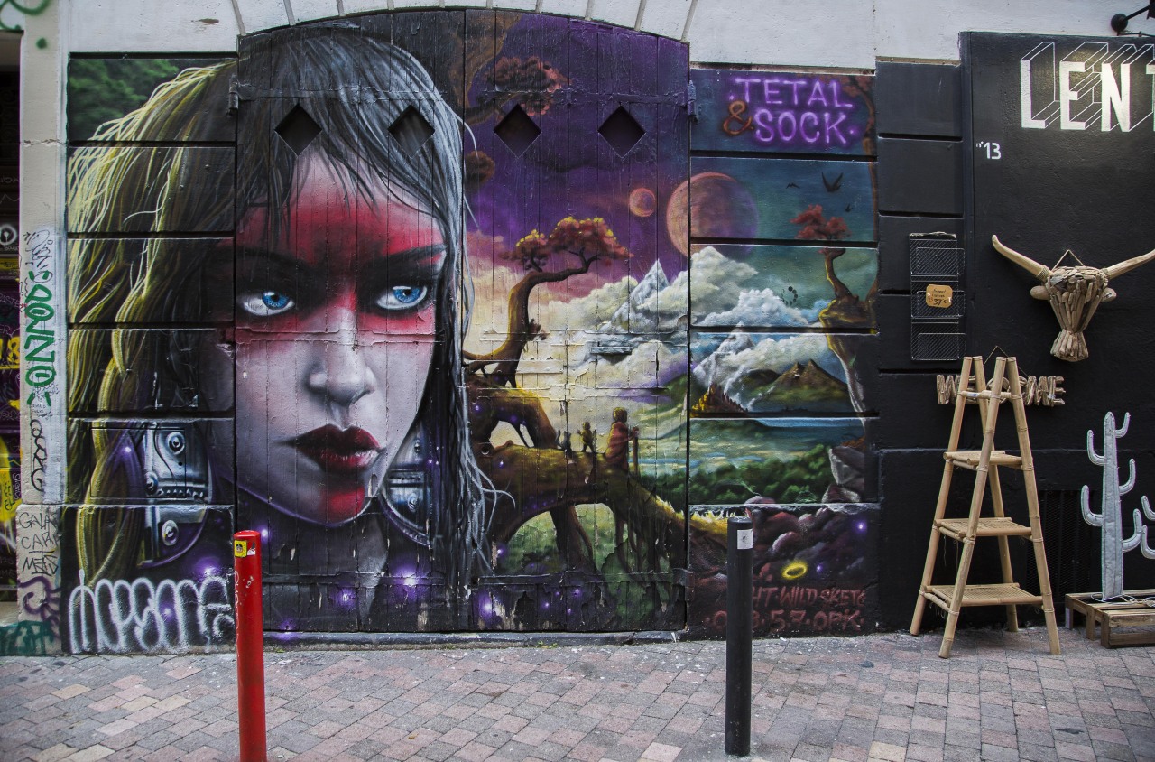 Sur les murs